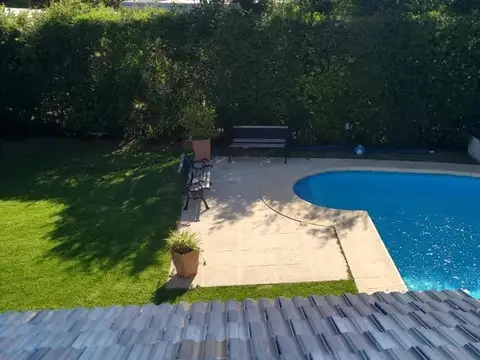 Casa en Alquiler con 3 cocheras