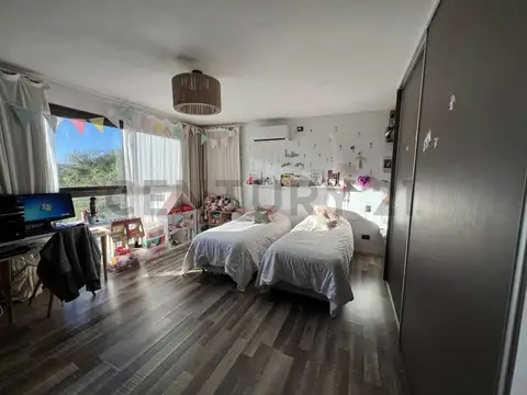 Casa en venta El Rodeo – 3 dorm + dependencia – pileta y cochera x4