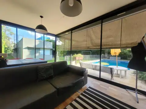 Calidad y diseño. Ubicacion central. 4 dormitorios y dep. Casa en vta en San Carlos C.C.
