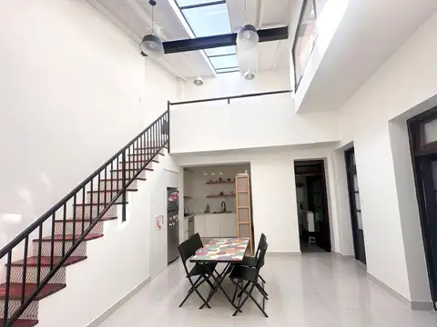 EXCELNTE PH 3 AMB, EN 2 PLTAS CONTRA FRENTE, REFACCIONADO TOTALMENTE A NUEVO, TERRAZA CON QUINCHO Y PARRILLA