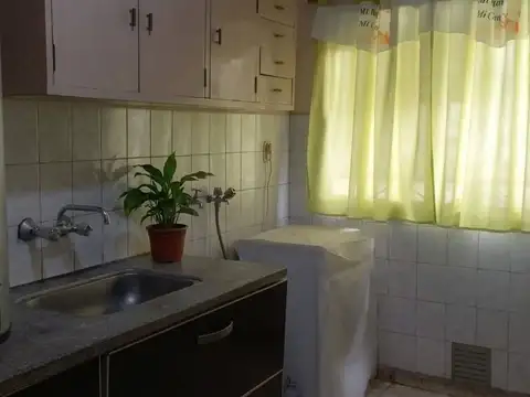 Casa 6 ambientes con 1 baño