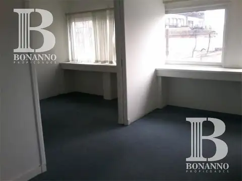 Oficina 4 ambientes con 1 baño