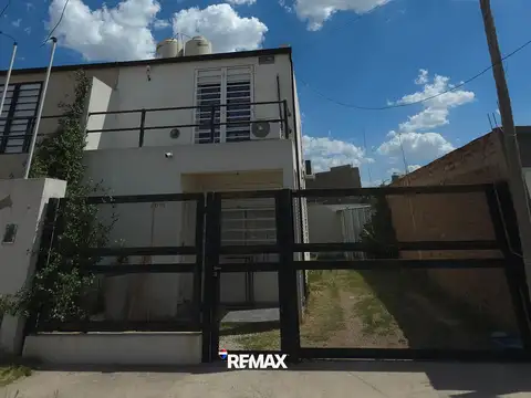DÚPLEX 3 AMBIENTES EN VENTA /COCHERA/ PATIO