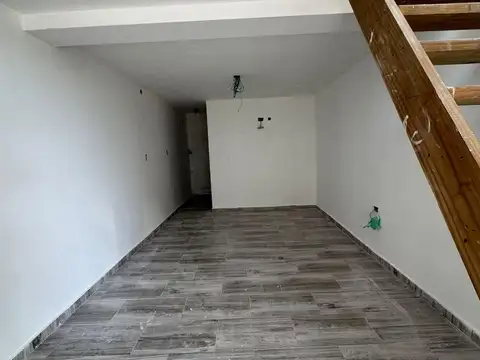 Depto Tipo Casa en Venta de 2 ambientes