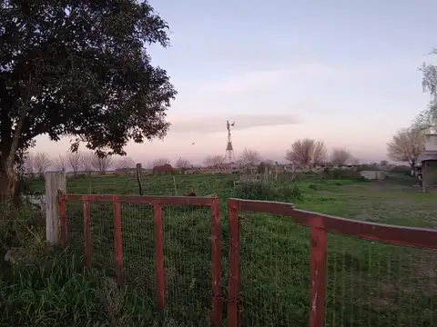 OPORTUIDAD INVERSORES. ZONA INDUSTRIAL .SE VENDE  2,6 HAS CON CASA . GRAL LAGOS A 1 KM DE AUTOPISTA