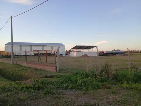 OPORTUIDAD INVERSORES. ZONA INDUSTRIAL .SE VENDE  2,6 HAS CON CASA . GRAL LAGOS A 1 KM DE AUTOPISTA