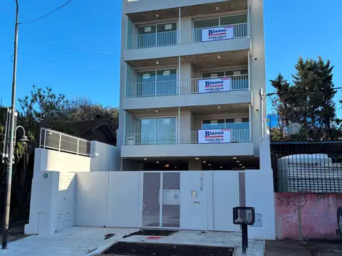 EXCELENTE SEMIPISO 3 AMBIENTES A ESTRENAR CON BALCON TERRAZA Y COCHERA