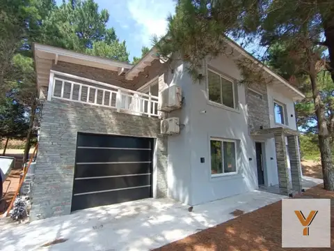 Casa en venta - 4 Dormitorios 5 Baños - Pinamar