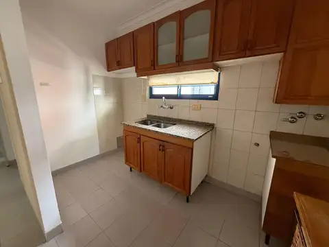 Casa 6 ambientes con 1 baño
