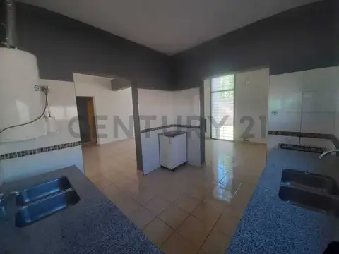 Casa 3 ambientes con 1 baño
