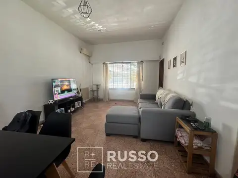 Casa 7 ambientes con 2 baños