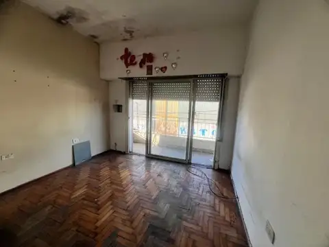 Departamento 3 Ambientes Amplio + Galpon o Cocheras