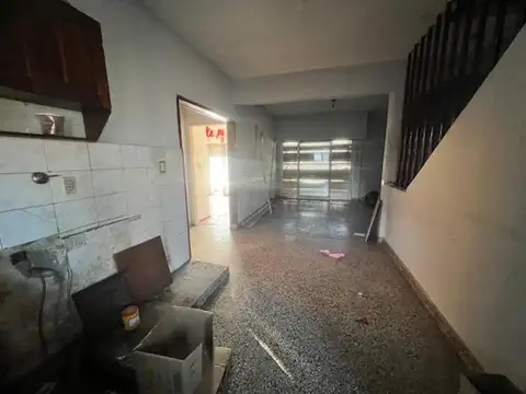 Departamento 3 Ambientes Amplio + Galpon o Cocheras