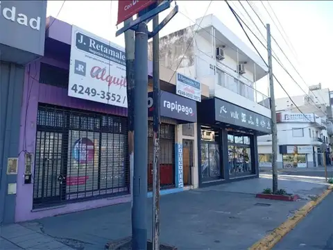 AVENIDA HIPOLITO YRIGOYEN 5200