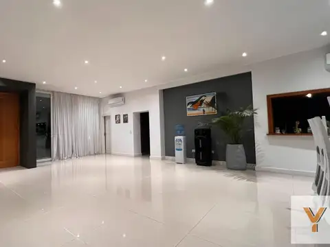 Casa 7 ambientes con 6 baños