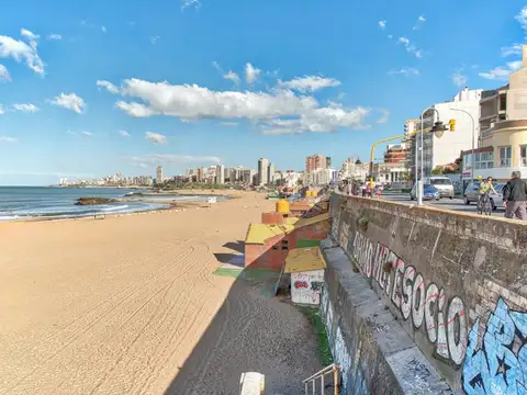 Depto Tipo Casa 3 ambientes con 2 baños