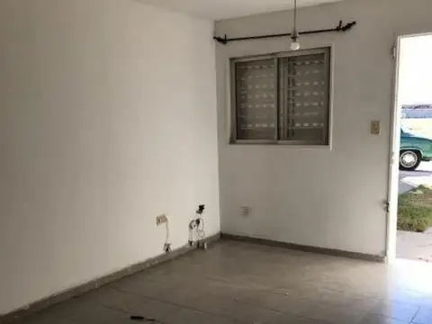 Casa en Alquiler con 1 cochera