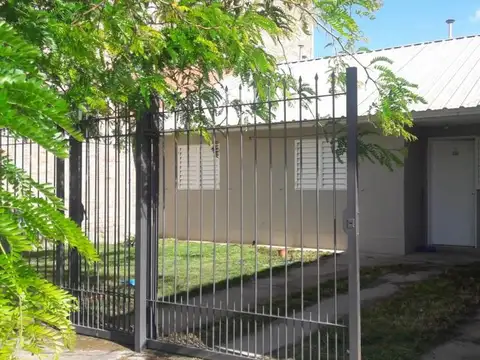 Alquiler casa 3 dormitorios en Barrio Belgrano Nqn  