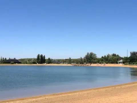 Casa al Lago central en Isla del Este.