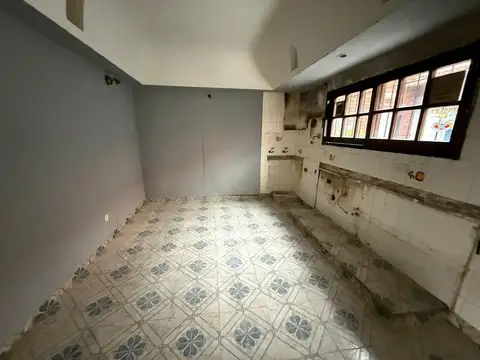 ALQUILER CASA 6 AMBIENTES USO COMERCIAL MATADEROS