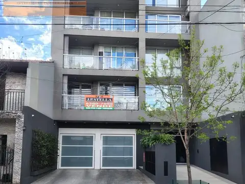 Semi Piso al frente 4 Ambientes c/ cochera 145 m² - S.Justo (Ctro)