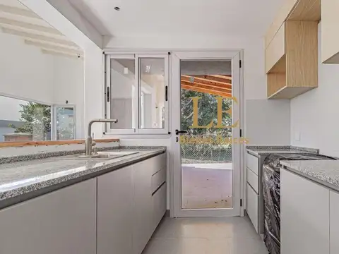 Casa 4 ambientes con 3 baños