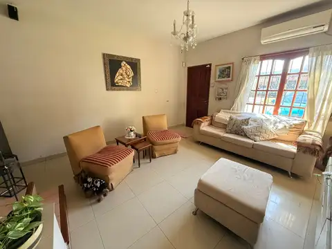Casa 6 ambientes con 3 baños