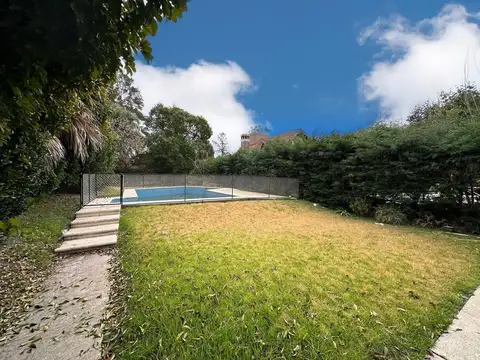 Casa en Alquiler en El Bosque, $ 1.800.000