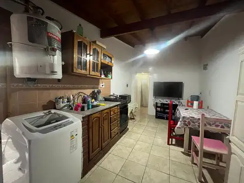 Cómodo depto en planta alta.