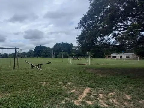 Amplio lote en B° Lomas de Santa Ana