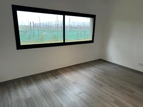 VENTA CASA 5 AMBIENTES - PILAR DEL ESTE