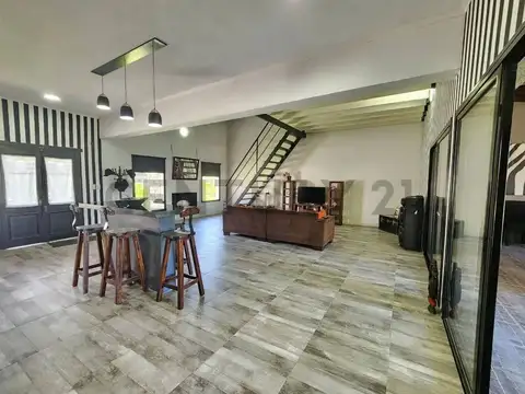 Casa 3 ambientes con 2 baños