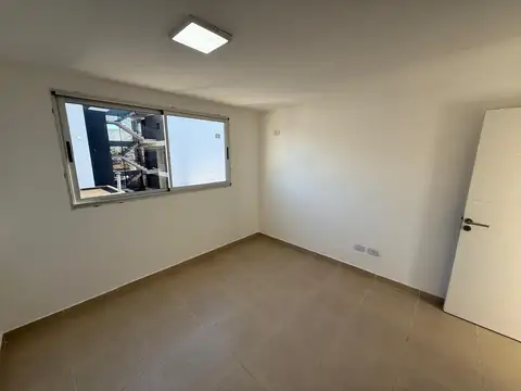Depto Tipo Casa en Alquiler con 1 cocheras