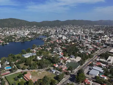 VENTA DPTO 1 DORM PILETA VISTA AL LAGO CARLOS PAZ