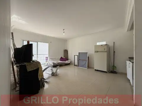 Díaz Colodrero 3078. Departamento monambiente con balcón, vista abierta y muy luminoso. Opción cochera.