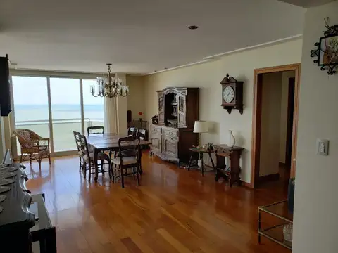 Departamento 4 ambientes con 4 baños