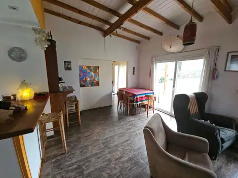 Casa 3 ambientes con 2 baños
