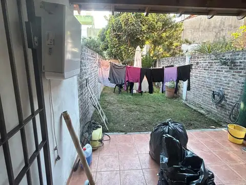 Casa en Alquiler con 1 cochera