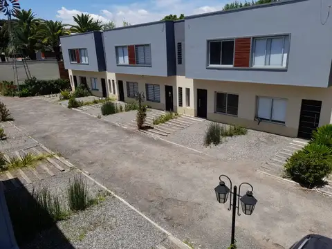 Alquiler duplex 3 ambientes en complejo c/ cochera y parrilla - Villa Elisa , Ituzaingo Sur