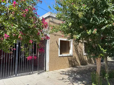 Se VENDE casa en Reconquista