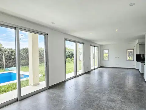 Casa 7 ambientes con 4 baños