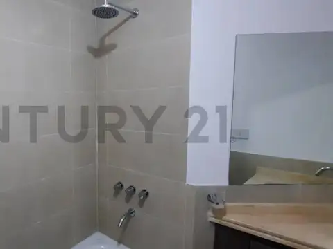 Departamento en Venta en Parque Chacabuco, USD 83.000