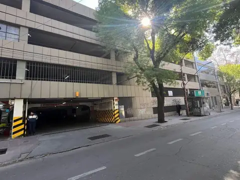 Cochera en Garibldi al 100