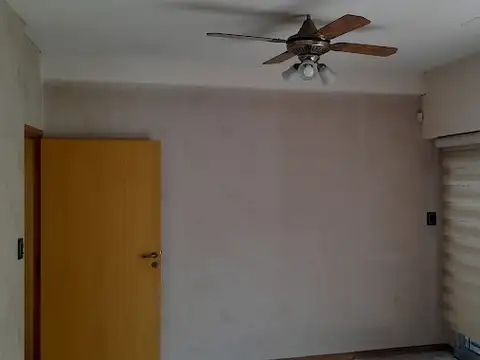 Depto Tipo Casa 4 ambientes con 2 baños