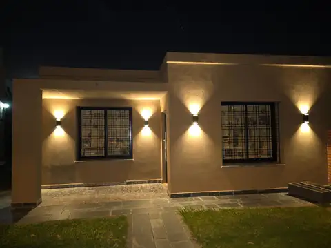 Casa en Alquiler en Villa Luzuriaga, $ 1.400.000