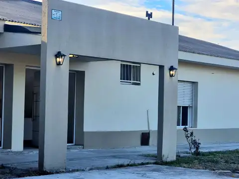 Alquiler Casa Una Planta en B° Privado El Vergel - Ideal Empresas