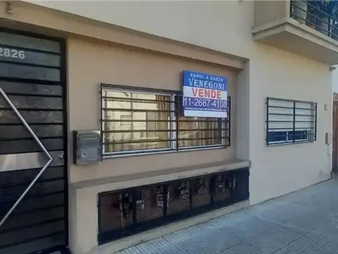 Departamento tipo casa en venta en Villa Lugano