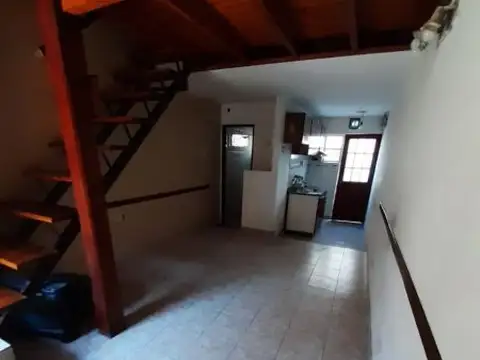 Casa - Alquiler - Argentina, La Matanza - MENDOZA 1407