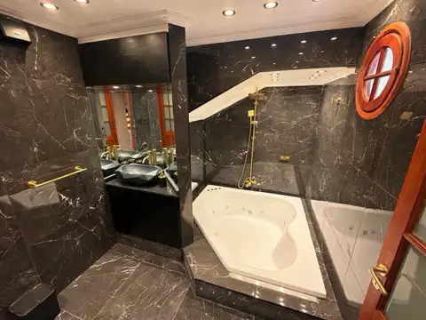 Casa 7 ambientes con 3 baños