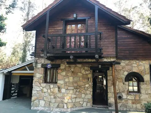VENTA HERMOSA CASA 4 AMBIENTES EN BOSQUE PERALTA RAMOS